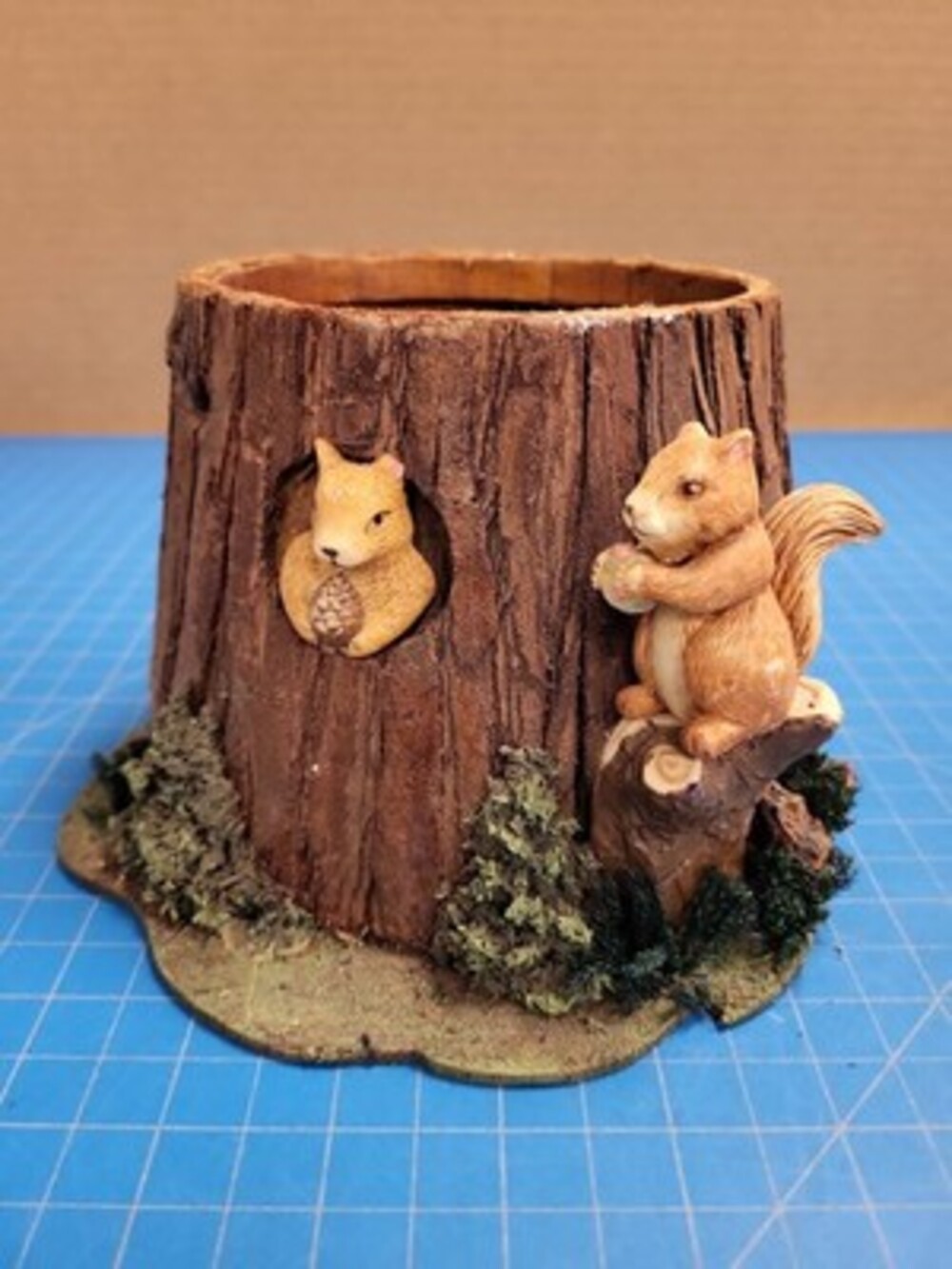 Show-Stoppers Squirrel Tree Stump Pen Holder Desk Organizer Figurine China